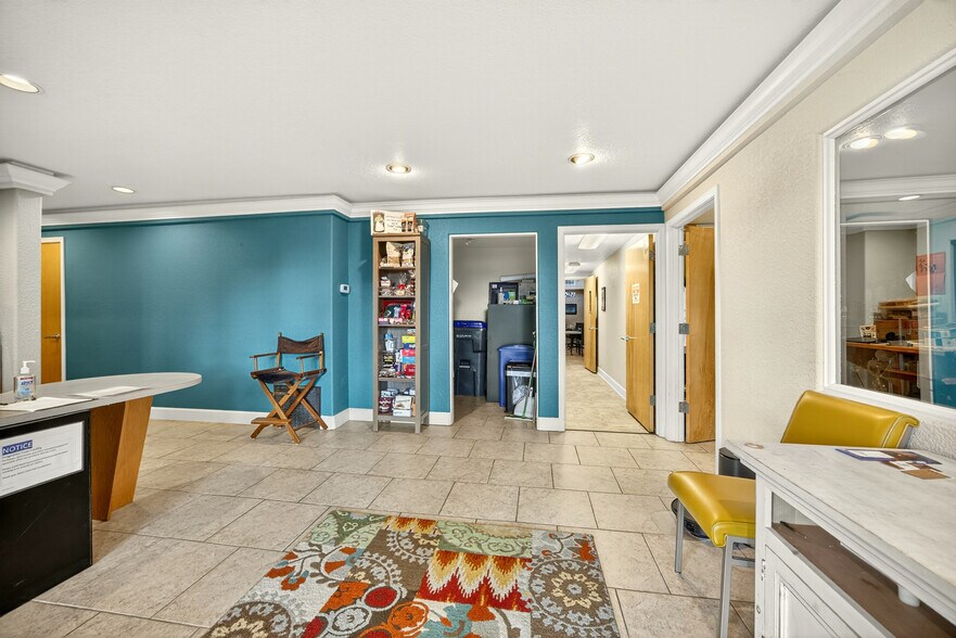 3100 Merriman Rd, Medford, OR à vendre - Hall d’entrée - Image 2 de 27