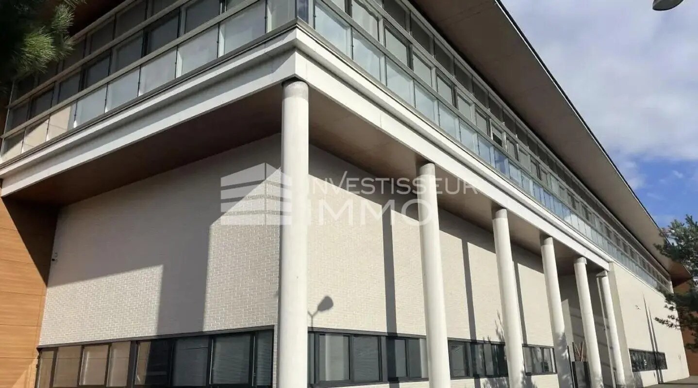 Flex dans Romainville à louer Photo du bâtiment- Image 1 de 5