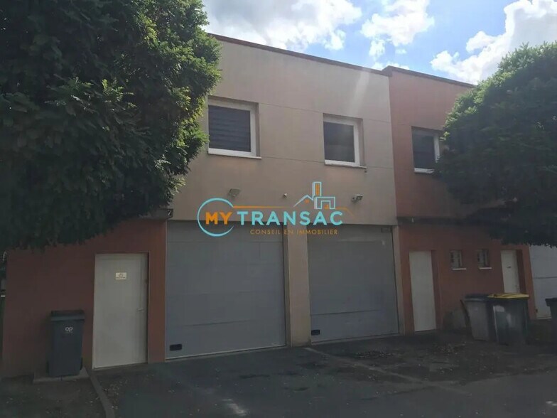 Flex in Ozoir-la-Ferrière for lease - Building Photo - Image 1 of 4
