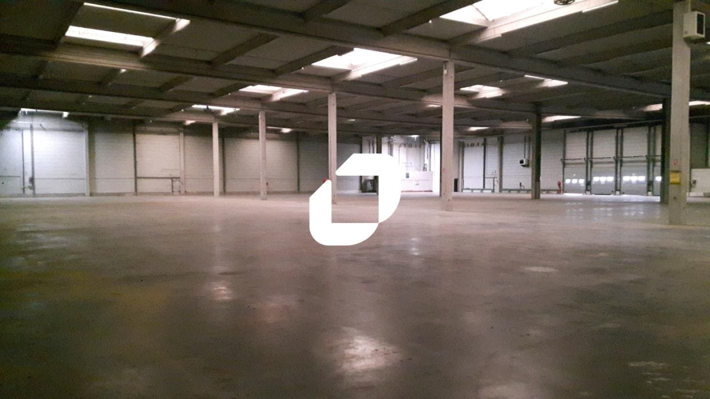 Industrial in Bussy-Saint-Georges for lease Building Photo- Image 1 of 8