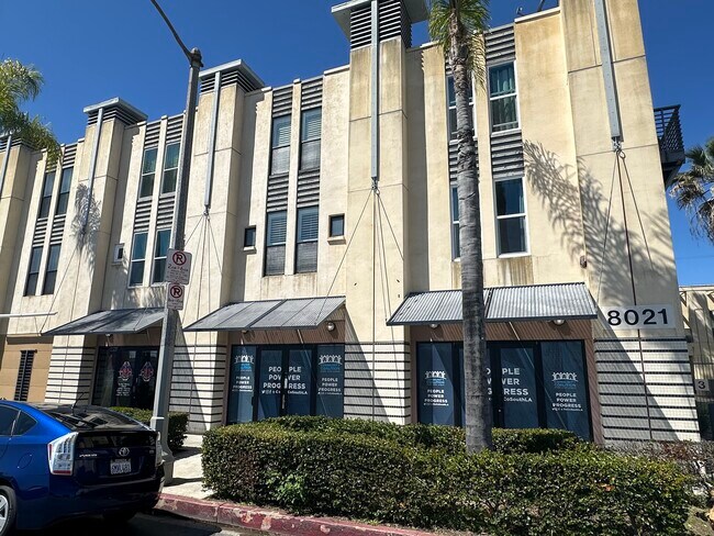 Plus de détails pour 8021 S Vermont Ave, Los Angeles, CA - Bureau à vendre