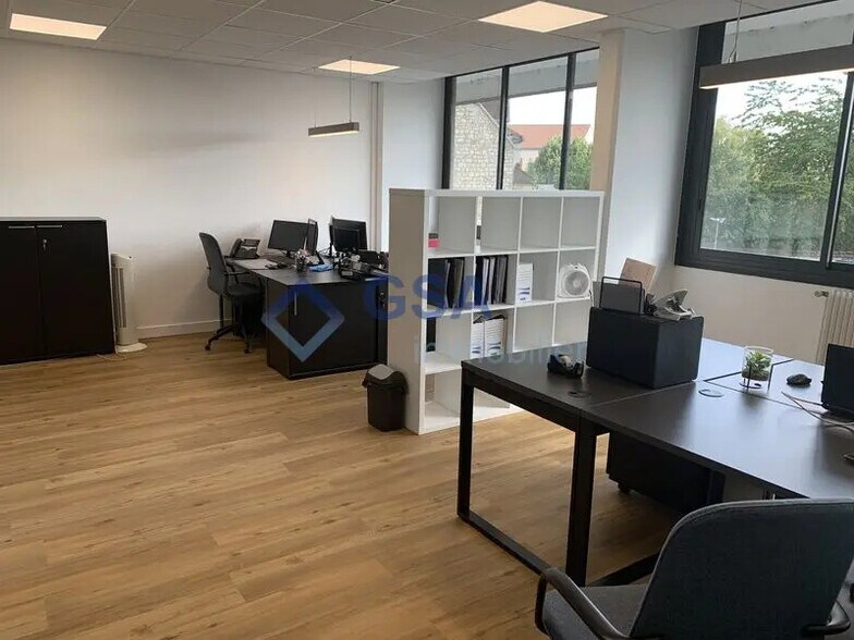 Bureau dans Melun à vendre - Photo intérieure - Image 3 de 9