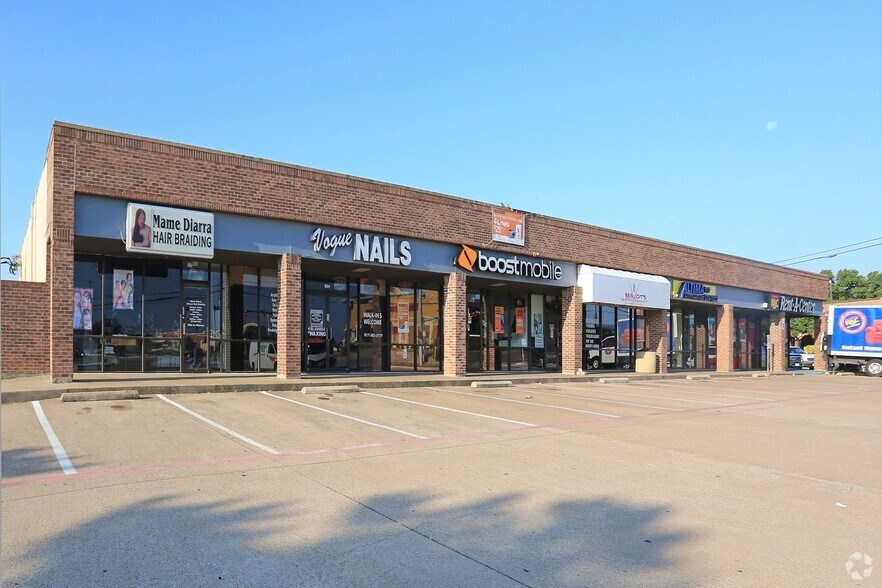802-822 W Arkansas Ln, Arlington, TX à louer - Photo du bâtiment - Image 1 de 4