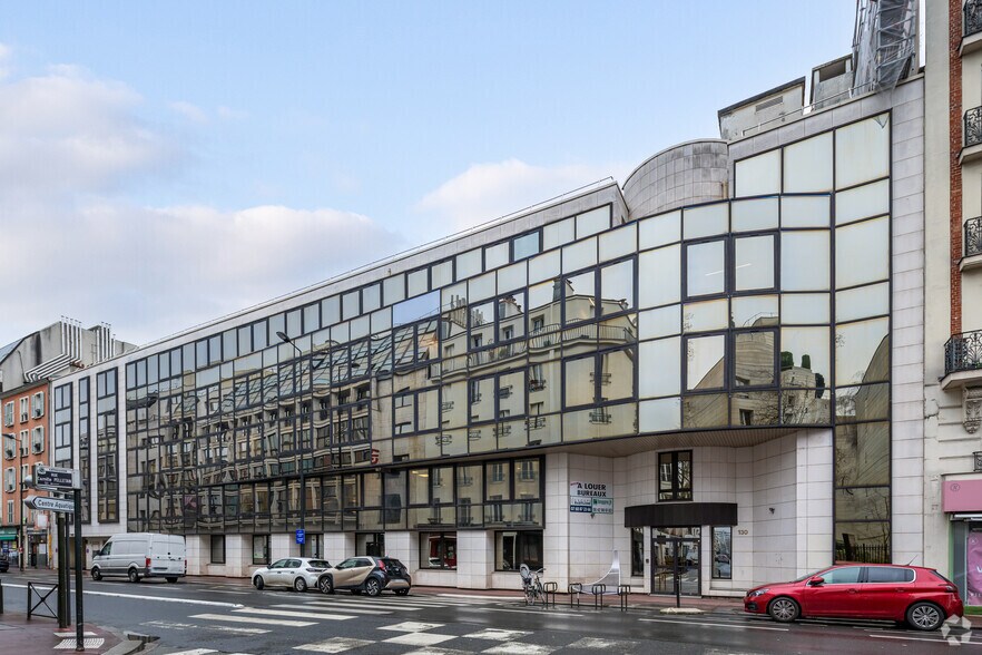130 Rue Victor Hugo, Levallois-Perret for lease - Primary Photo - Image 1 of 3