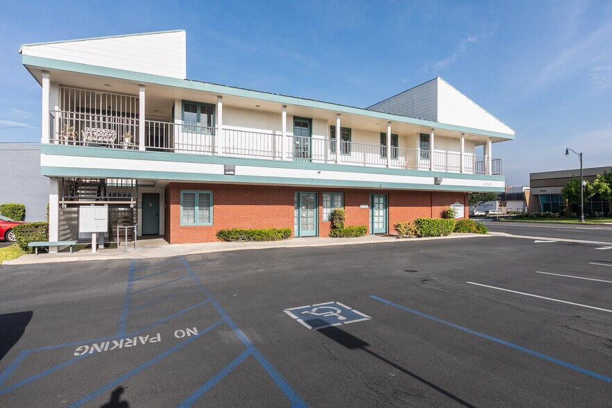 16336 Whittier Blvd, Whittier, CA à vendre - Photo du bâtiment - Image 2 de 29