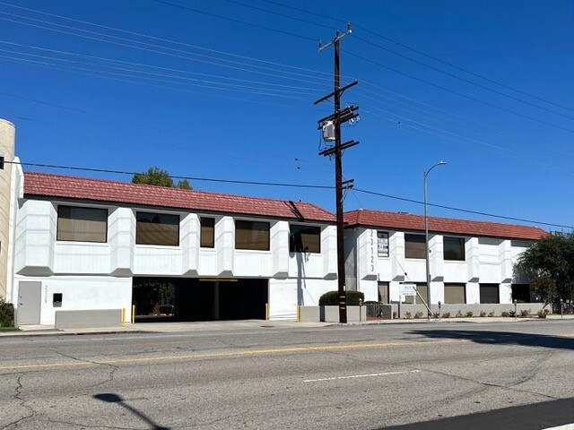 23123-23129 Ventura Blvd, Woodland Hills, CA for lease - Building Photo - Image 3 of 14