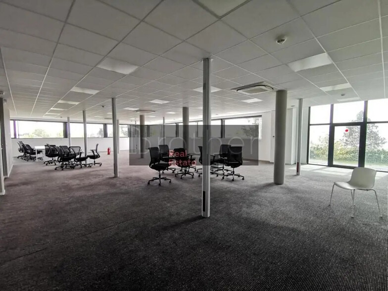 Office in Mérignac for lease - Interior Photo - Image 1 of 9