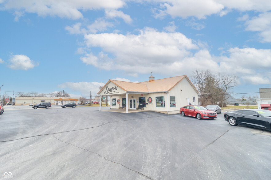 911 W Main St, Greenfield, IN for sale - Building Photo - Image 3 of 12