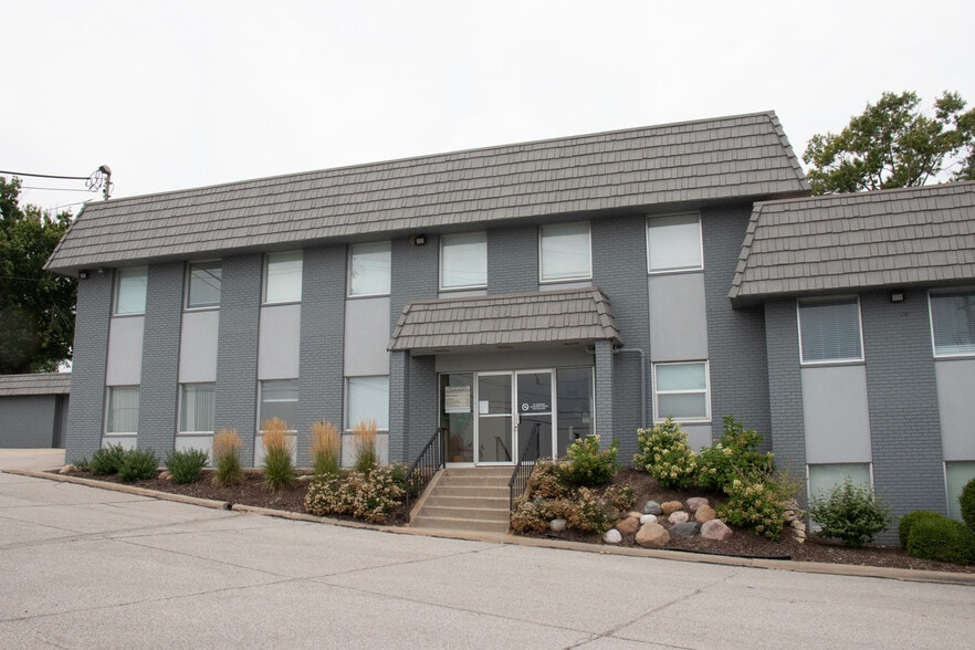 4848 S 120th St, Omaha, NE à louer - Photo du bâtiment - Image 2 de 7