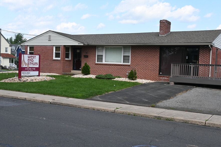 15 S 14th St, Quakertown, PA for sale - Building Photo - Image 1 of 44
