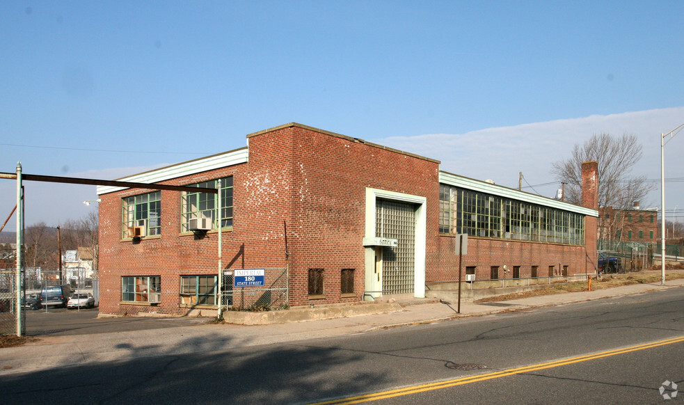 180 State St, Meriden, CT à vendre - Photo principale - Image 1 de 1