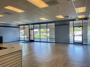 5400 Ygnacio Valley Rd, Concord, CA for lease Interior Photo- Image 2 of 2