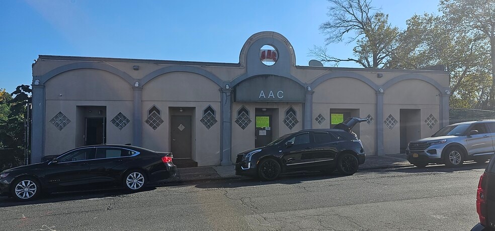 212 E 3rd St, Mount Vernon, NY for lease - Building Photo - Image 1 of 1