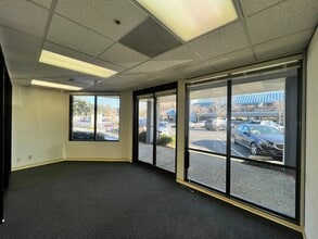 591 Redwood Hwy, Mill Valley, CA à louer Photo du bâtiment- Image 1 de 5