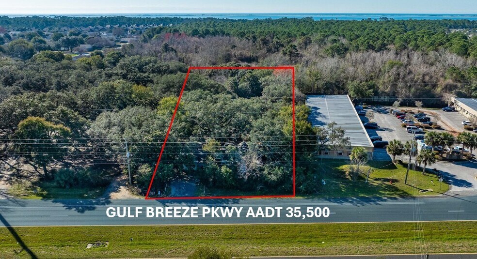 4667 Gulf Breeze Pky, Gulf Breeze, FL à vendre - Photo du bâtiment - Image 2 de 3