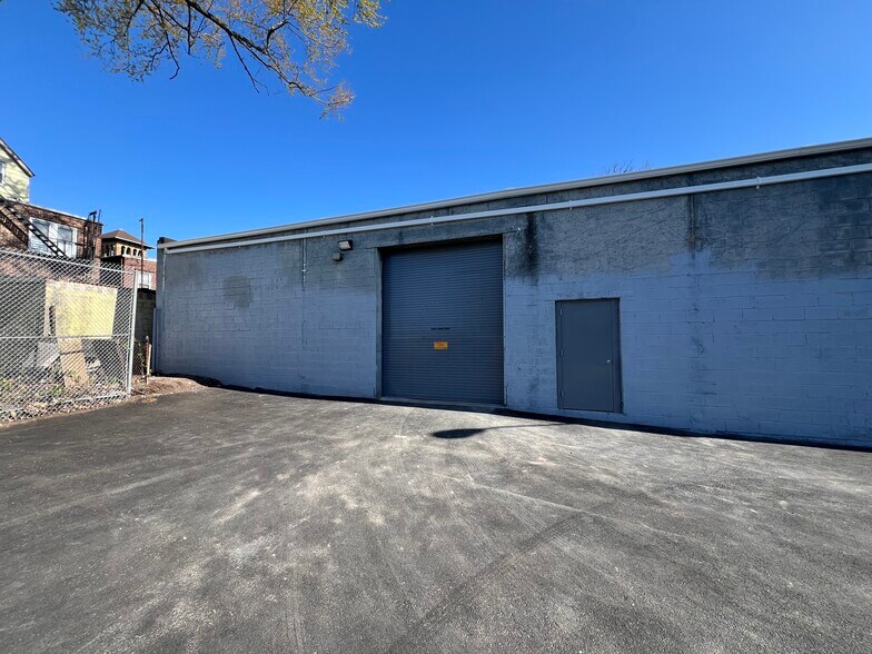 11 Brookdale Ave, Newark, NJ à louer - Photo du bâtiment - Image 2 de 12