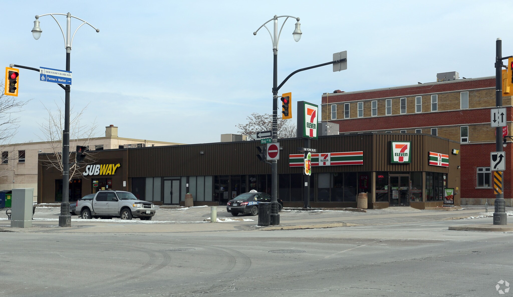 108-114 York Blvd, Hamilton, ON à vendre Photo principale- Image 1 de 1