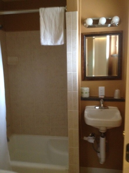 3300 Hoyt St, Muskegon, MI à vendre - Photo du bâtiment - Image 3 de 5