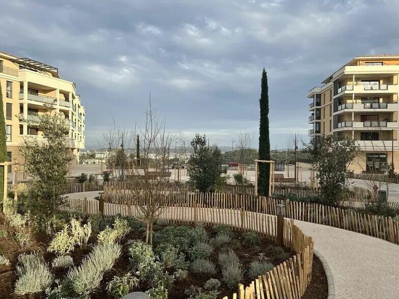 Retail in Aix-en-Provence for sale - Building Photo - Image 3 of 3