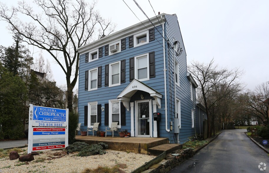 606 Germantown Pike, Lafayette Hill, PA à vendre - Photo du bâtiment - Image 2 de 16