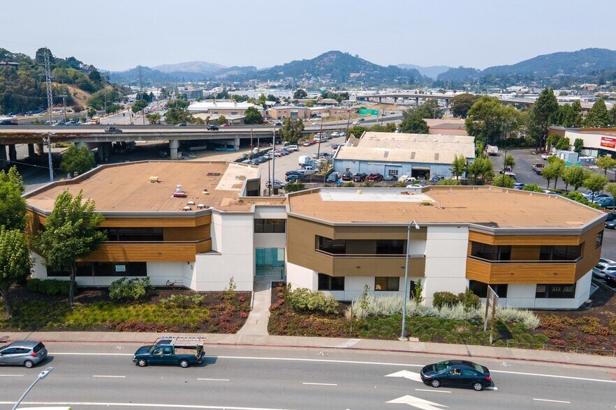 75 Bellam Blvd, San Rafael, CA à louer - Photo du bâtiment - Image 1 de 16