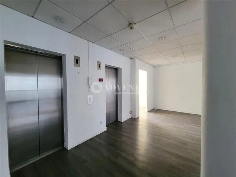 Office in Levallois-Perret for sale - Building Photo - Image 3 of 11