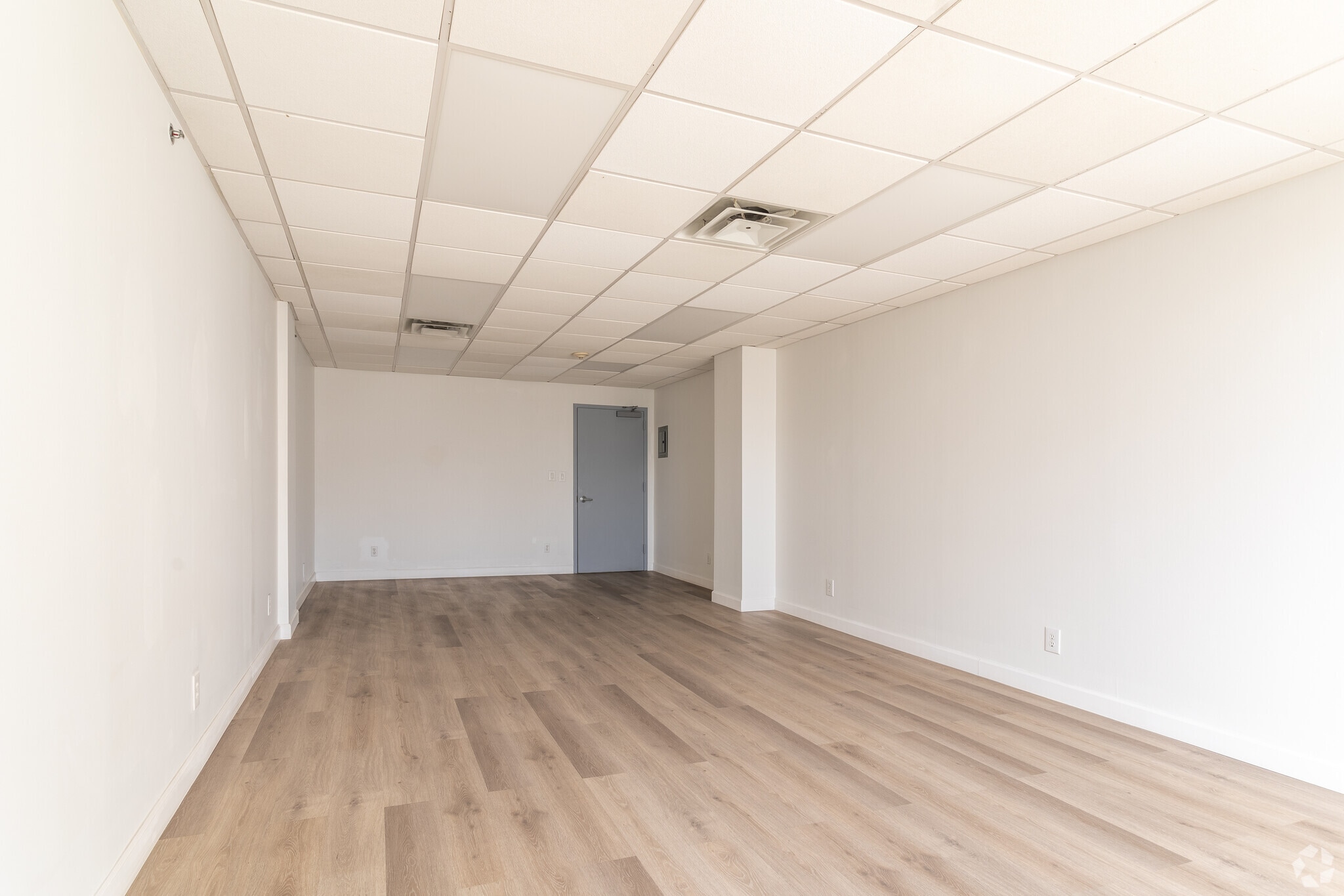 136-18 39th Ave, Flushing, NY à louer Photo intérieure- Image 1 de 6