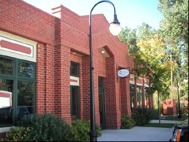 263 2nd Ave, Niwot, CO à louer - Photo du bâtiment - Image 2 de 2