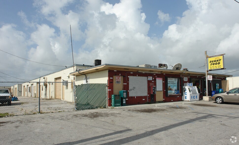 1041 Silver Beach Rd, Riviera Beach, FL à louer - Photo du bâtiment - Image 3 de 4