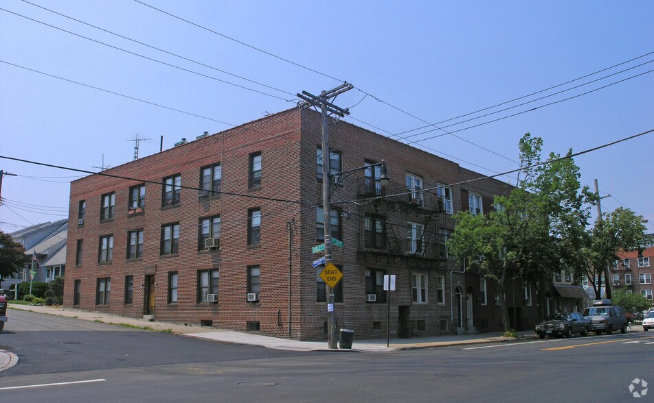 City Island Ave, Multi-Family Portfolio portefeuille de 5 propriétés à vendre sur LoopNet.ca - Photo du bâtiment - Image 1 de 7