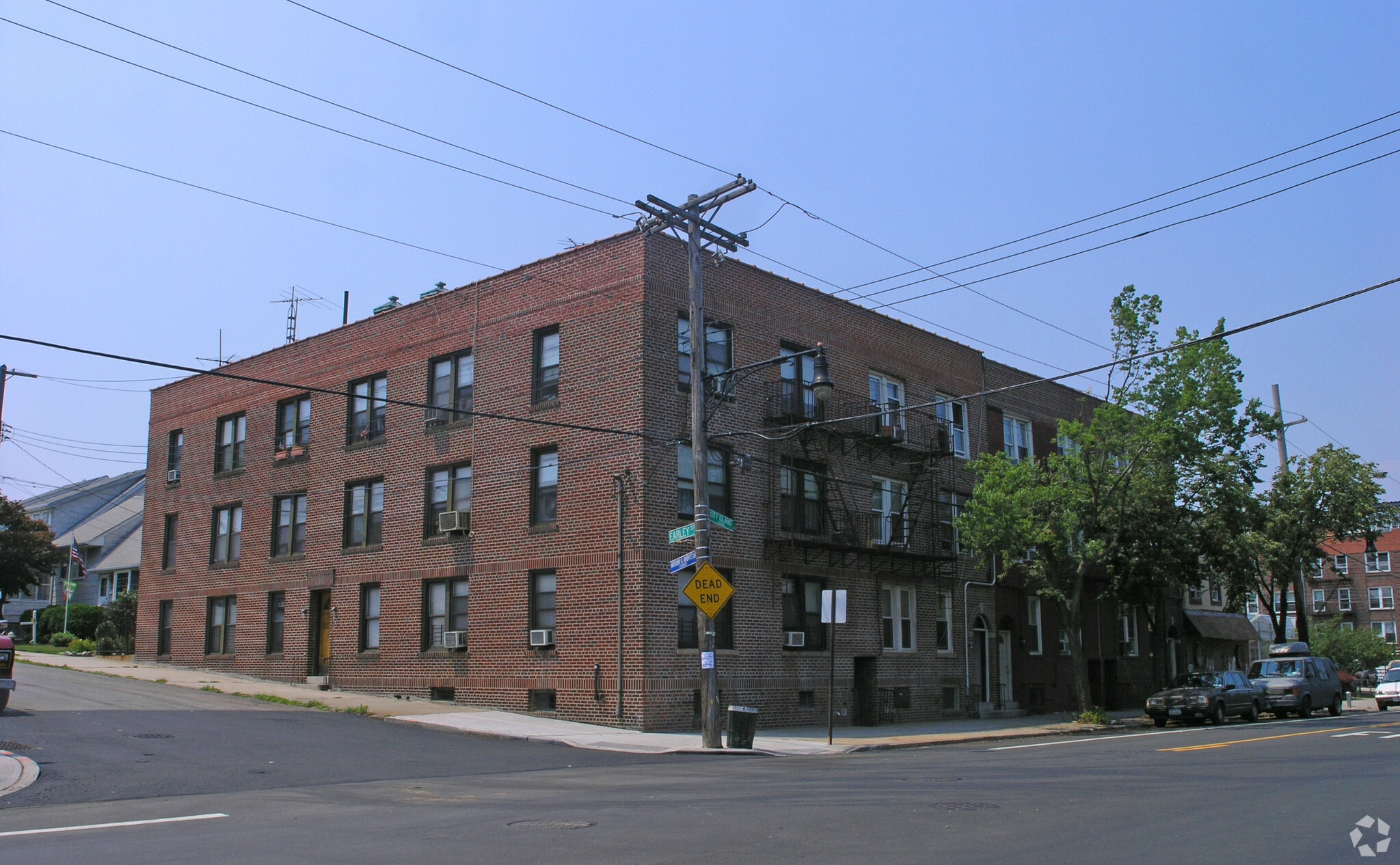 City Island Ave, Multi-Family Portfolio portefeuille de 5 propriétés à vendre sur LoopNet.ca Photo du bâtiment- Image 1 de 8