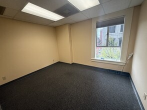 132 E Broadway, Eugene, OR à louer Photo intérieure- Image 2 de 4