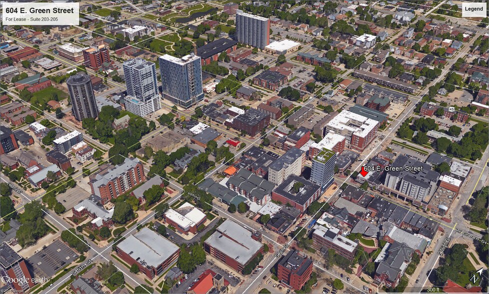 602 E Green St, Champaign, IL à louer - Photo du bâtiment - Image 2 de 5