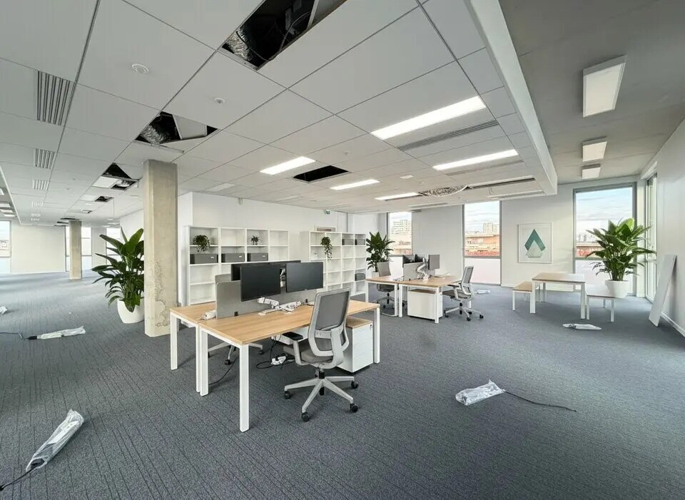 Office in Villeurbanne for lease Building Photo- Image 1 of 13