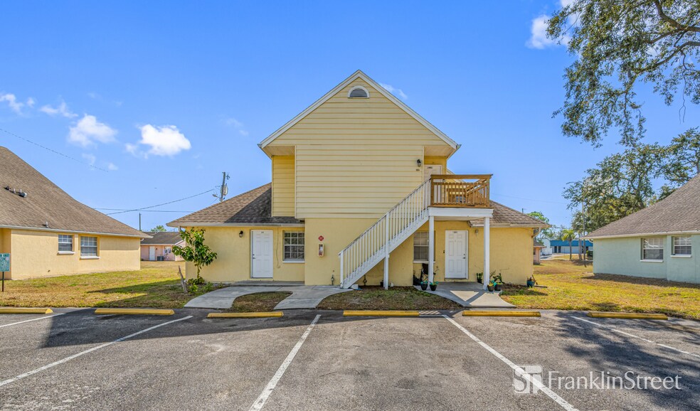 New Port Richey Portfolio portefeuille de 1 propriétés à vendre sur LoopNet.ca - Photo du bâtiment - Image 2 de 25