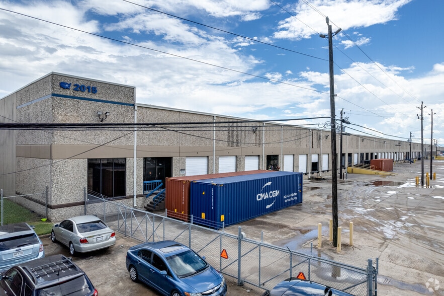 2015 Turning Basin Dr, Houston, TX for lease - Building Photo - Image 1 of 5