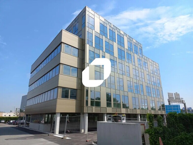 377 Rue Jules Guesde, Villeneuve-d'Ascq à louer - Photo du bâtiment - Image 3 de 11