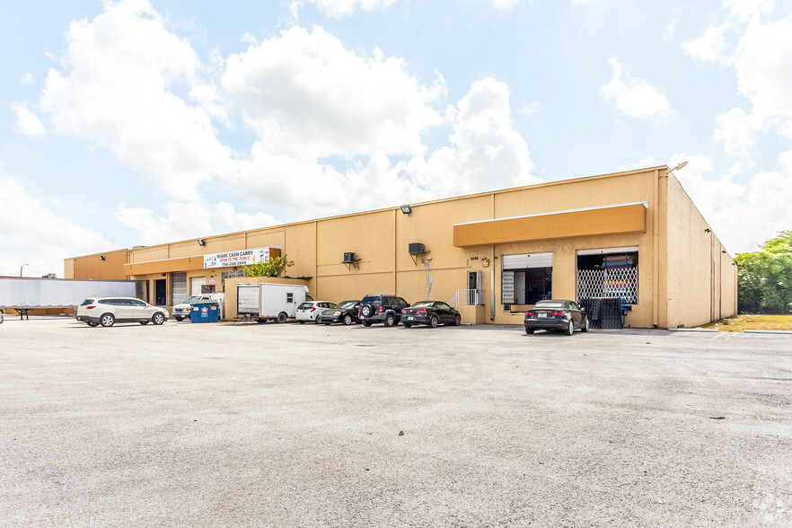 5125-5135 NW 165th St, Miami, FL à louer - Photo du bâtiment - Image 3 de 14