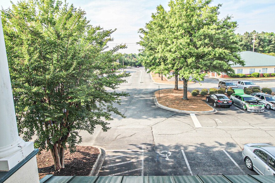 1516 Village Harbor Dr, Clover, SC à vendre - Photo du bâtiment - Image 2 de 39