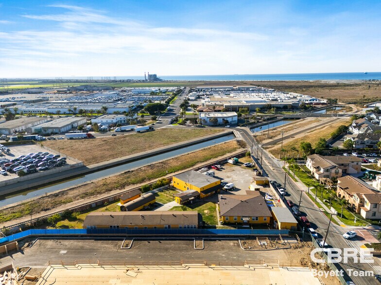 5690 Cypress Rd, Oxnard, CA à vendre - Photo du bâtiment - Image 2 de 26