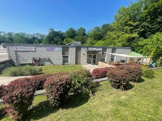 18-20 W Main St, Beacon, NY à louer - Photo du bâtiment - Image 3 de 9