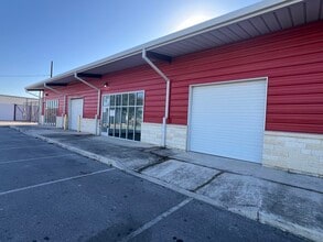 5814 Interstate 10, San Antonio, TX for lease Interior Photo- Image 1 of 13