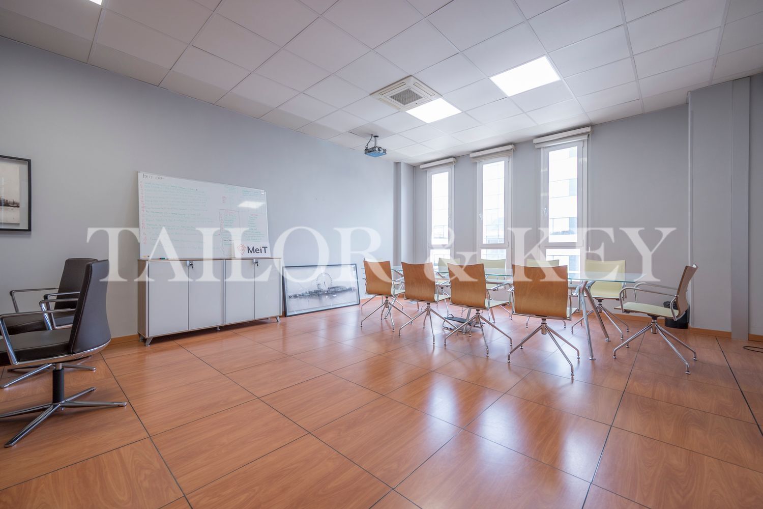 Industrial in Madrid, Madrid for sale Building Photo- Image 1 of 2