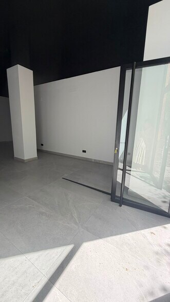 Retail in Torrejón de Ardoz, Madrid for lease - Interior Photo - Image 2 of 7