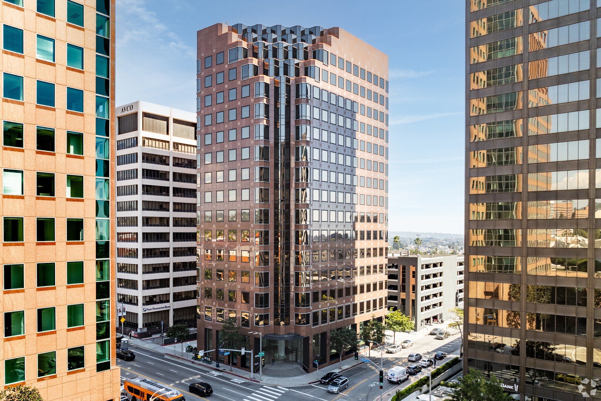 10866 Wilshire Blvd, Los Angeles, CA for lease Primary Photo- Image 1 of 11