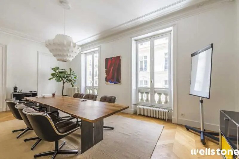 6 Rue Roquépine, Paris à vendre - Photo du bâtiment - Image 2 de 13