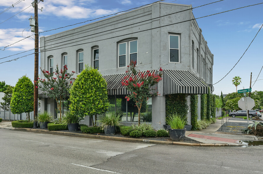 1702 Houston Ave, Houston, TX for sale - Building Photo - Image 1 of 1