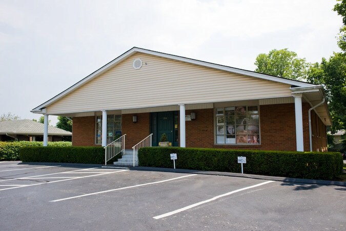 216 E Reynolds Rd, Lexington, KY for lease Building Photo- Image 1 of 19
