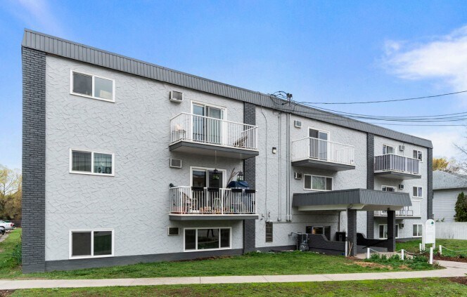 2800 35 St, Vernon, BC à vendre - Photo principale - Image 1 de 2