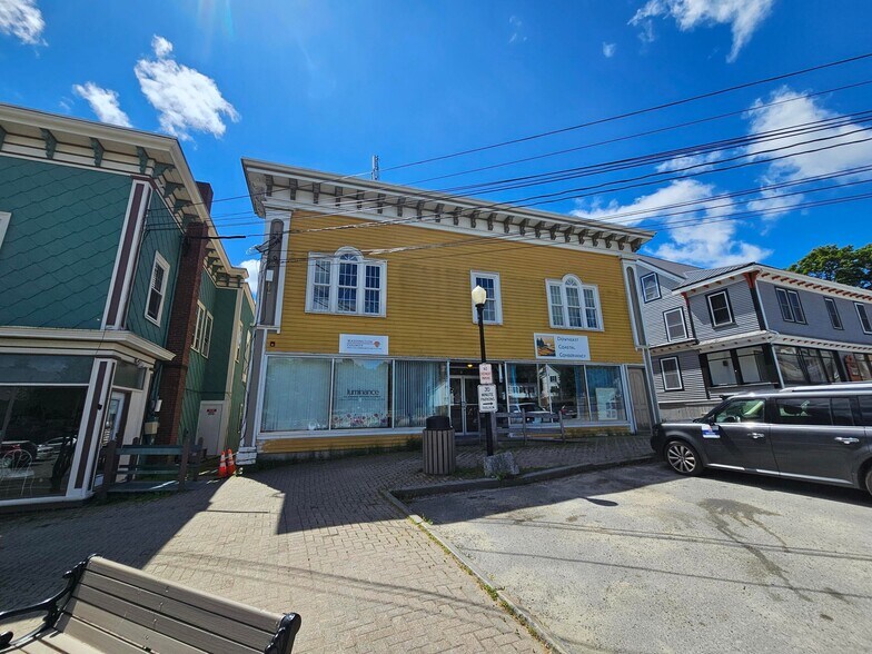 6 Colonial Way, Machias, ME à vendre - Photo du bâtiment - Image 3 de 17